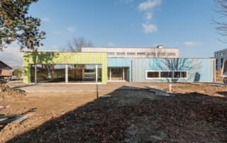 Kindergarten Mühlebach Amriswil: Aussenansicht Südfassade | Krattiger Holzbau AG Amriswil