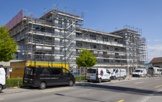 Hotel Bad Horn: Montage Holzmodule Ostflügel (Aussenansicht) | Krattiger Holzbau AG Amriswil (© Bad Horn Hotel & Spa)