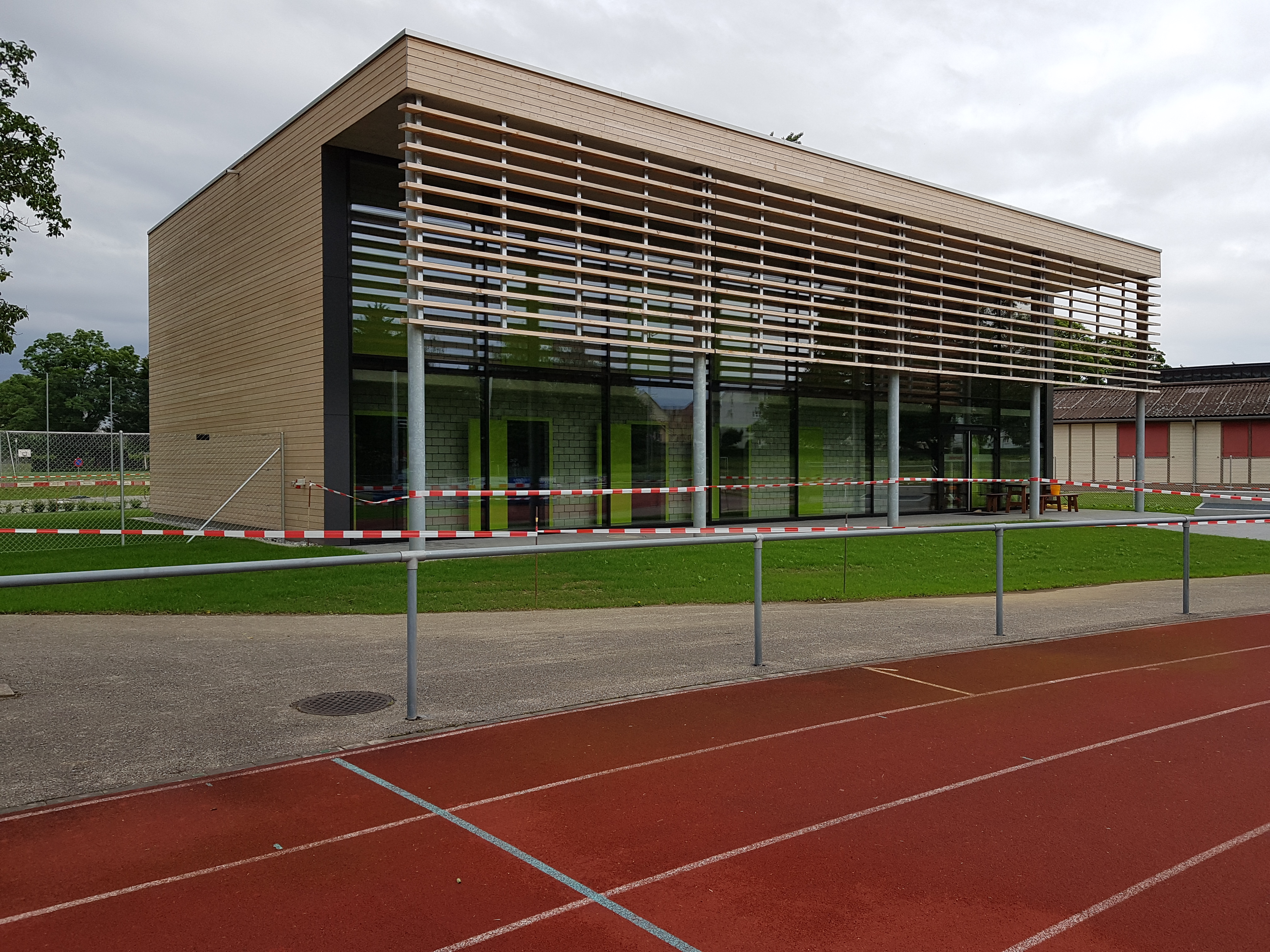 Sportanlage Tellenfeld Amriswil: Garderobengebäude l Krattiger Holzbau AG Amriswil