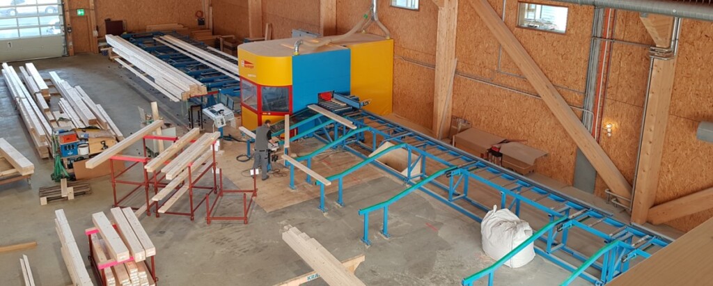 Produktionshalle «Schwarzland»: Abbundanlage «Hundegger» | Krattiger Holzbau AG