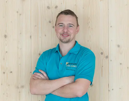 Porträtaufnahme von Mario Helbling Projektleiter und Holzbau-Polier bei der Krattiger Holzbau AG Amriswil