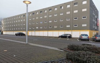 Room4U AG in Spreitenbach mit Fassade in Sandwich-Bauweise aus Holz von Krattiger Holzbau AG Amriswil