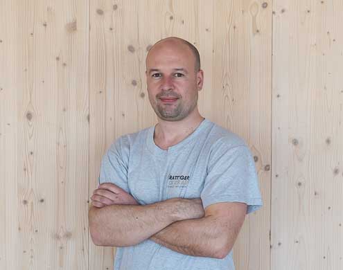 Miroslav Rozenberg Hilfsschreiner bei der Krattiger Holzbau AG Amriswil
