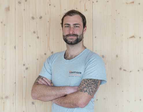 Kevin Spengler Schreiner bei der Krattiger Holzbau AG Amriswil